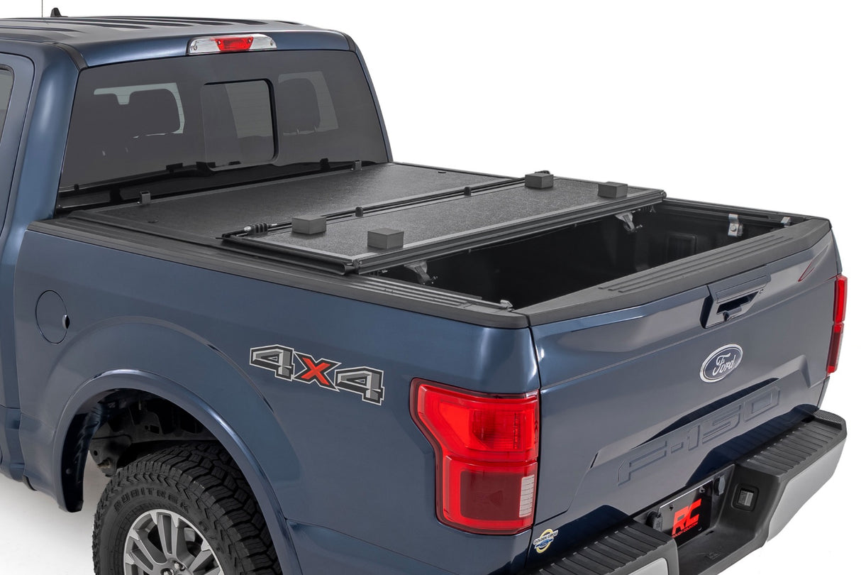 Hard Low Profile Bed Cover - 5'7 In. Bed - Ford F-150 (15-20) Raptor (17-20)